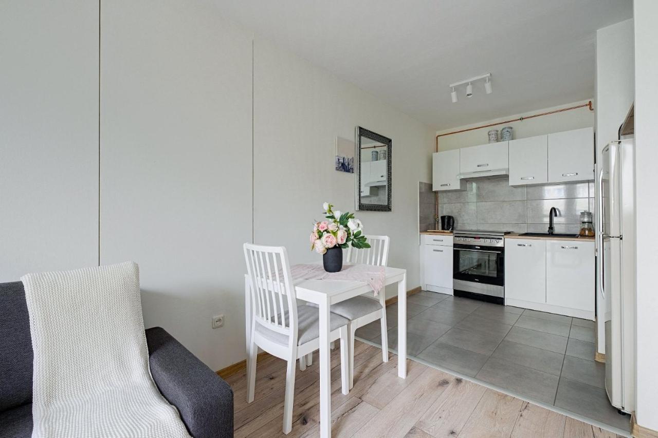 Apartment 2br Modzelewskiego 100 With Balcony *