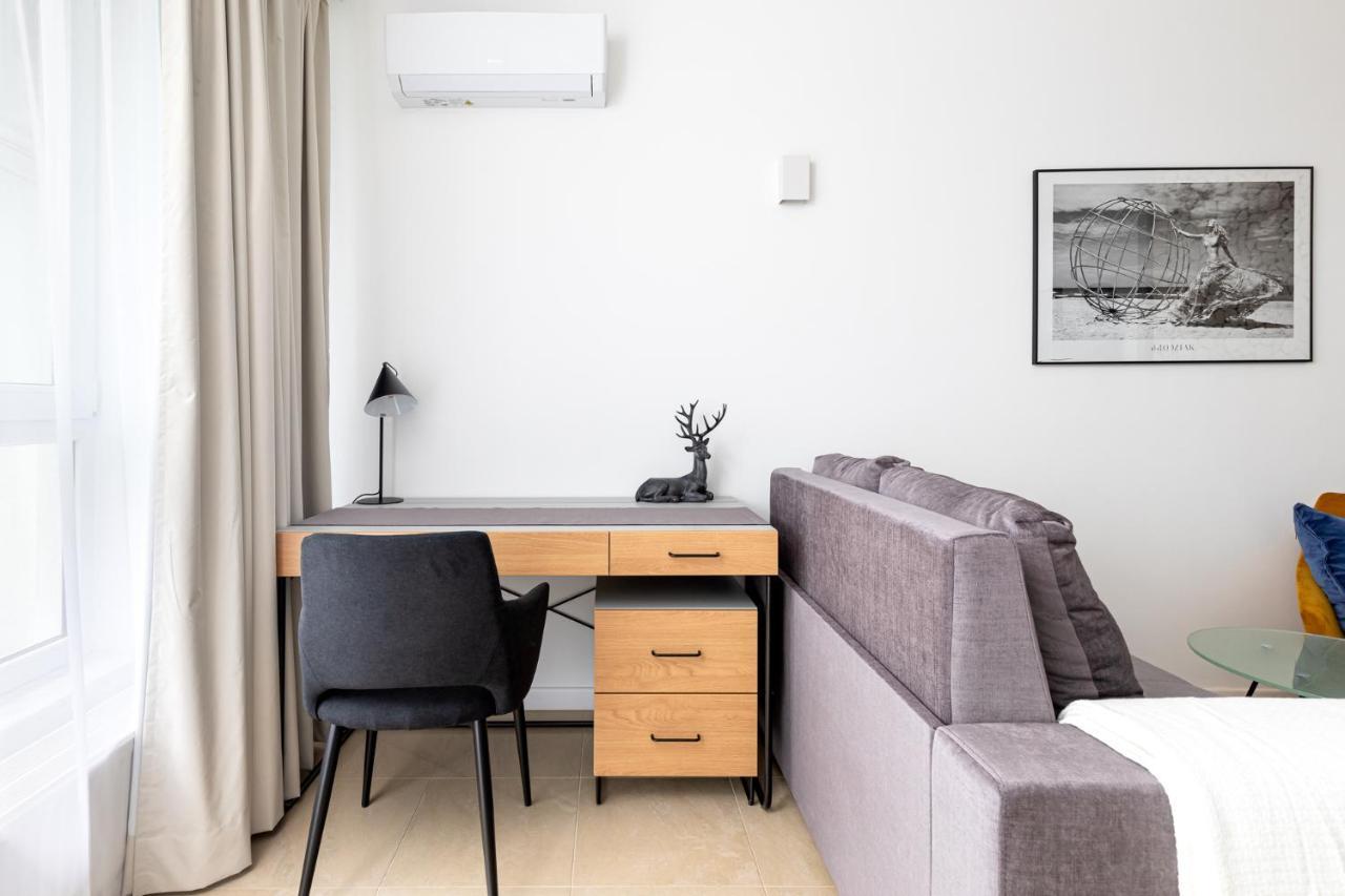 Sierpinskiego 1a - With Balcony & Desk - Remote Work By Renters Apartment *