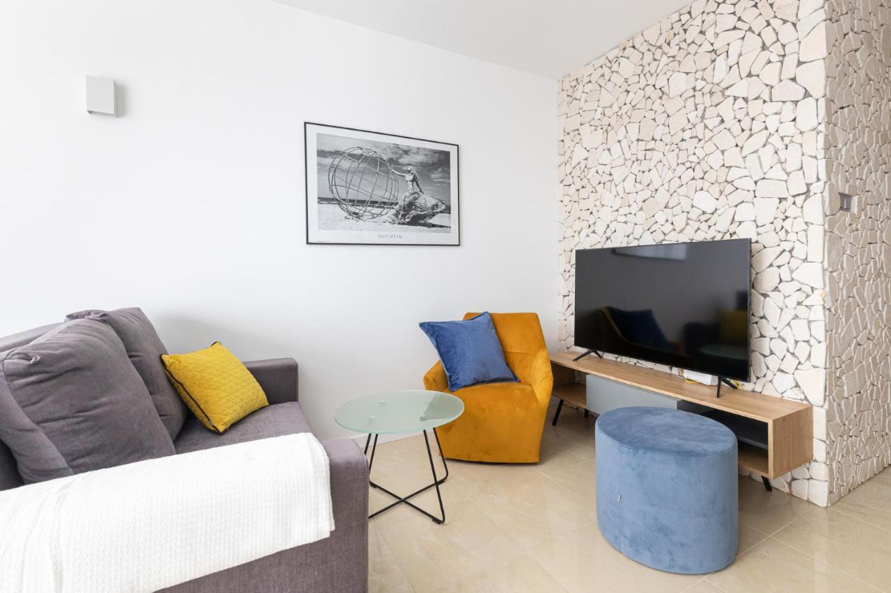 Apartment Sierpinskiego 1a - With Balcony & Desk - Remote Work By Renters Warsaw