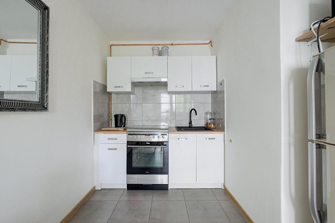 2br Modzelewskiego 100 With Balcony Apartment Warsaw