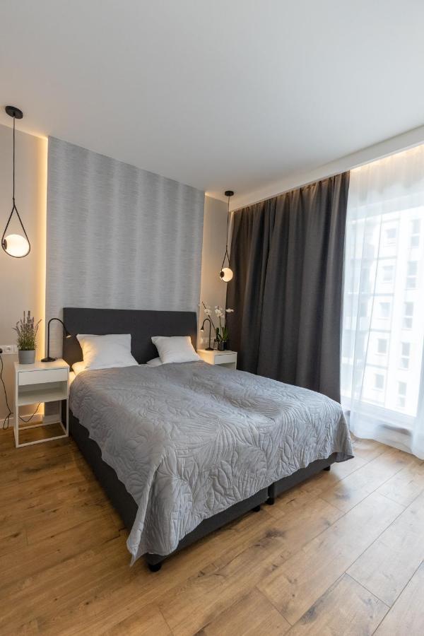 Royal Family Metro Mlociny Apartment Warsaw