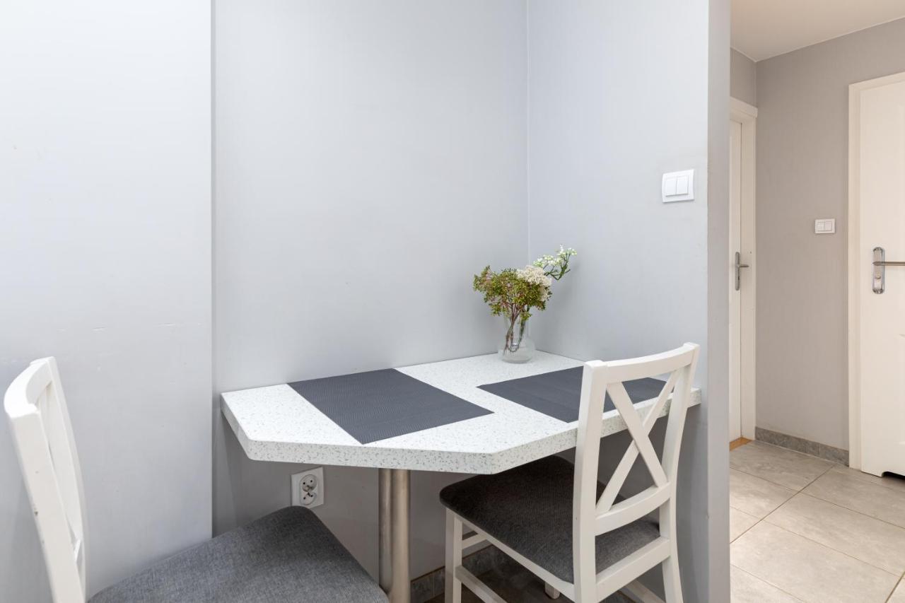 Apartment Rent Like - Bonifraterska 10b Warsaw