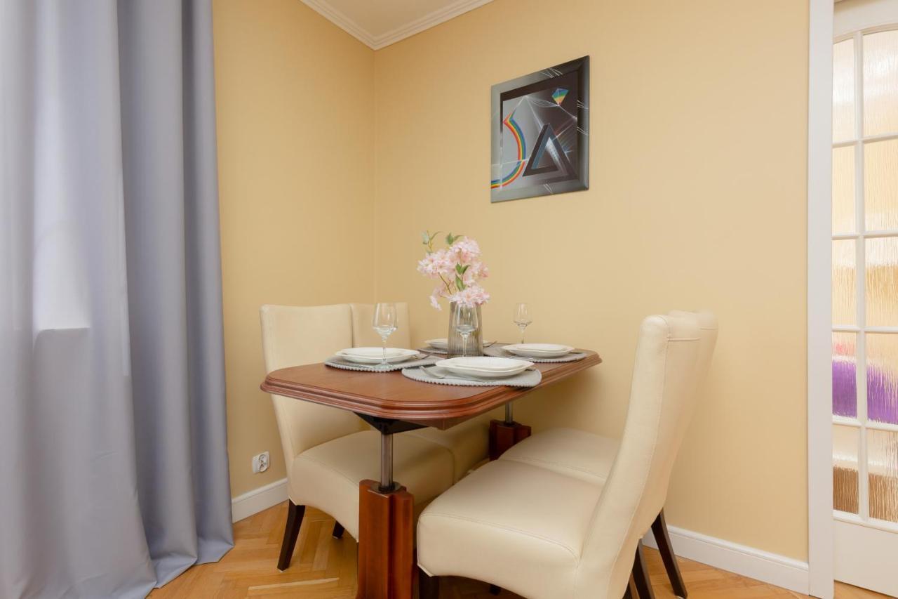 Miodowa Krasinski Garden By Renters
