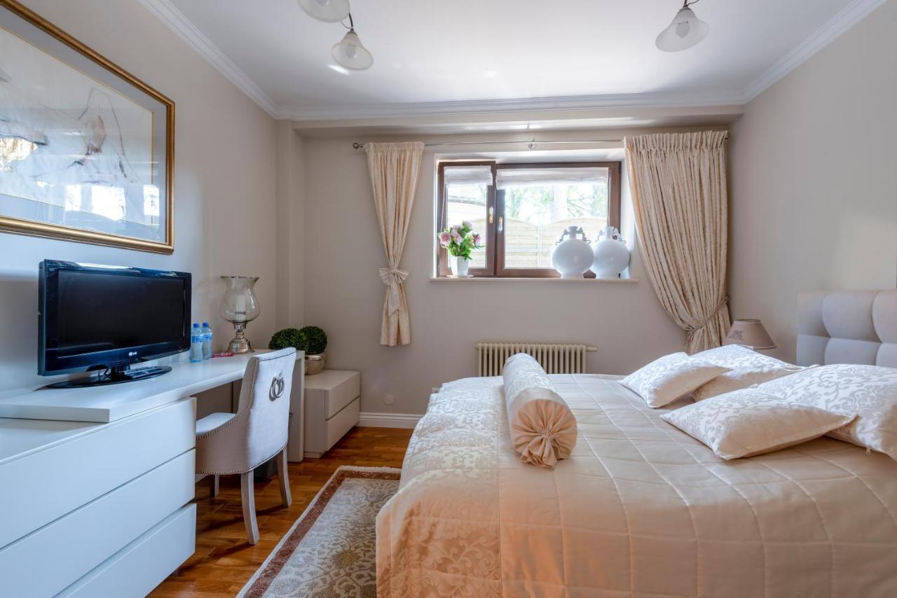 Wilanow Guest house *