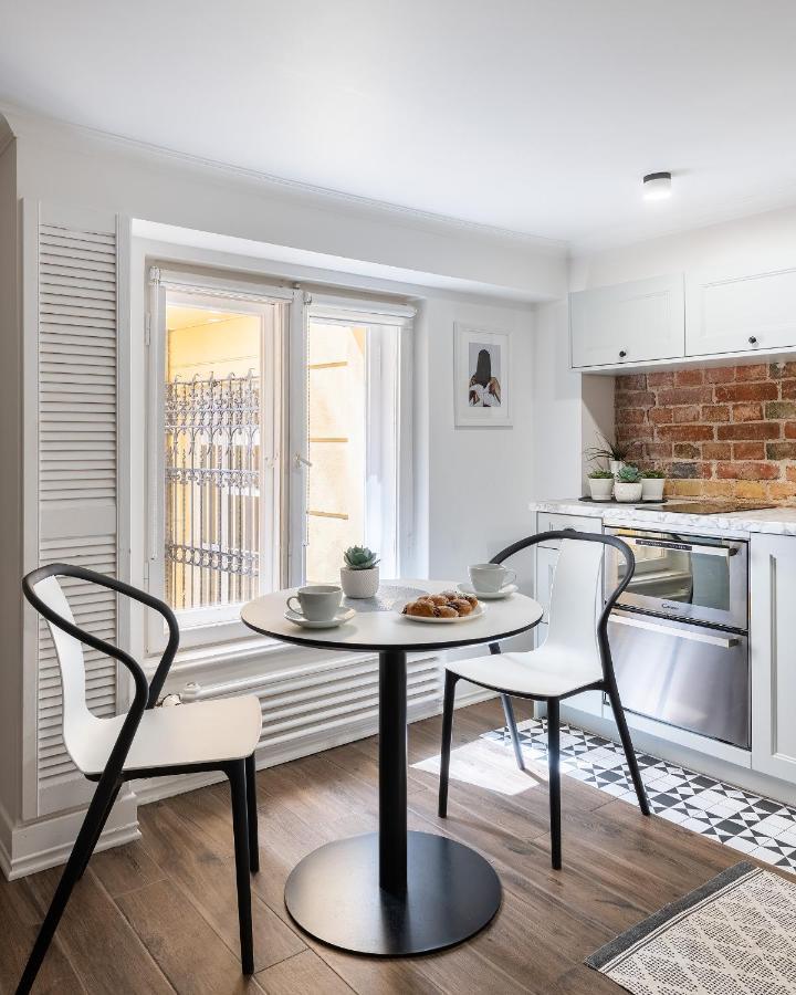 Apartment Krakowskie Przedmiescie 19: Royal Proximity