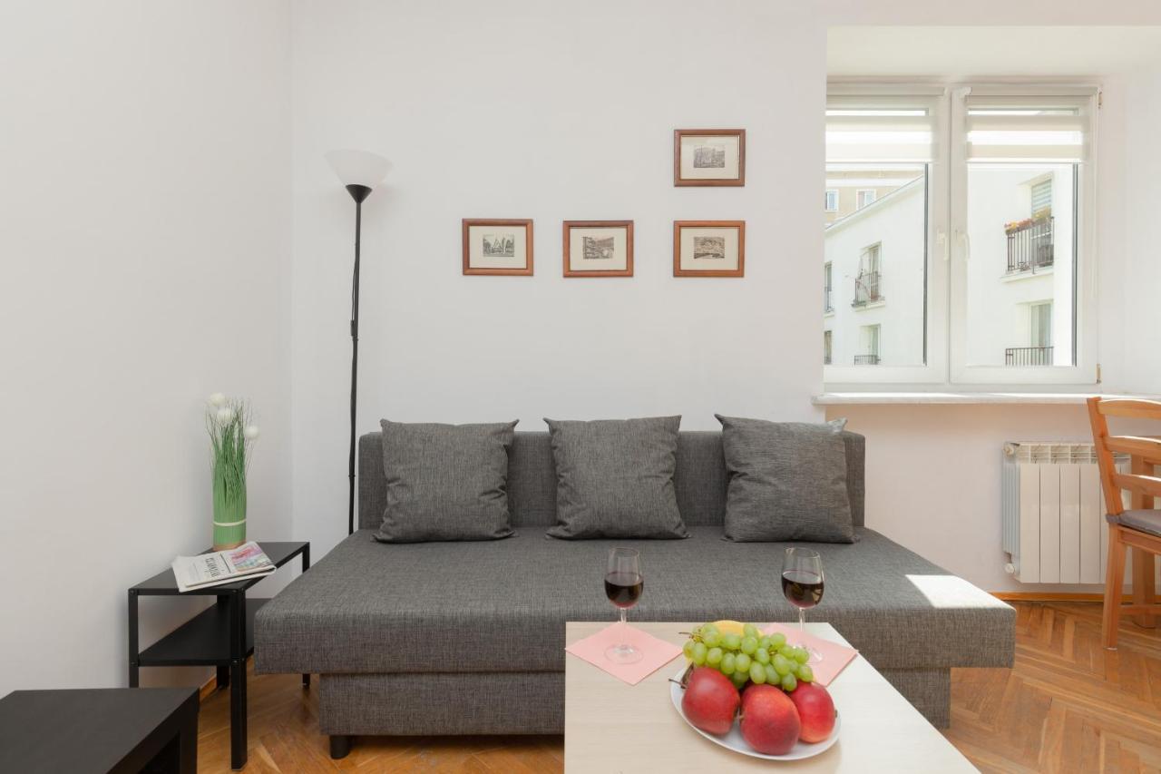 Cozy Studio In The Heart Of Warsaw, Elektoralna By Renters Căn hộ Warsaw