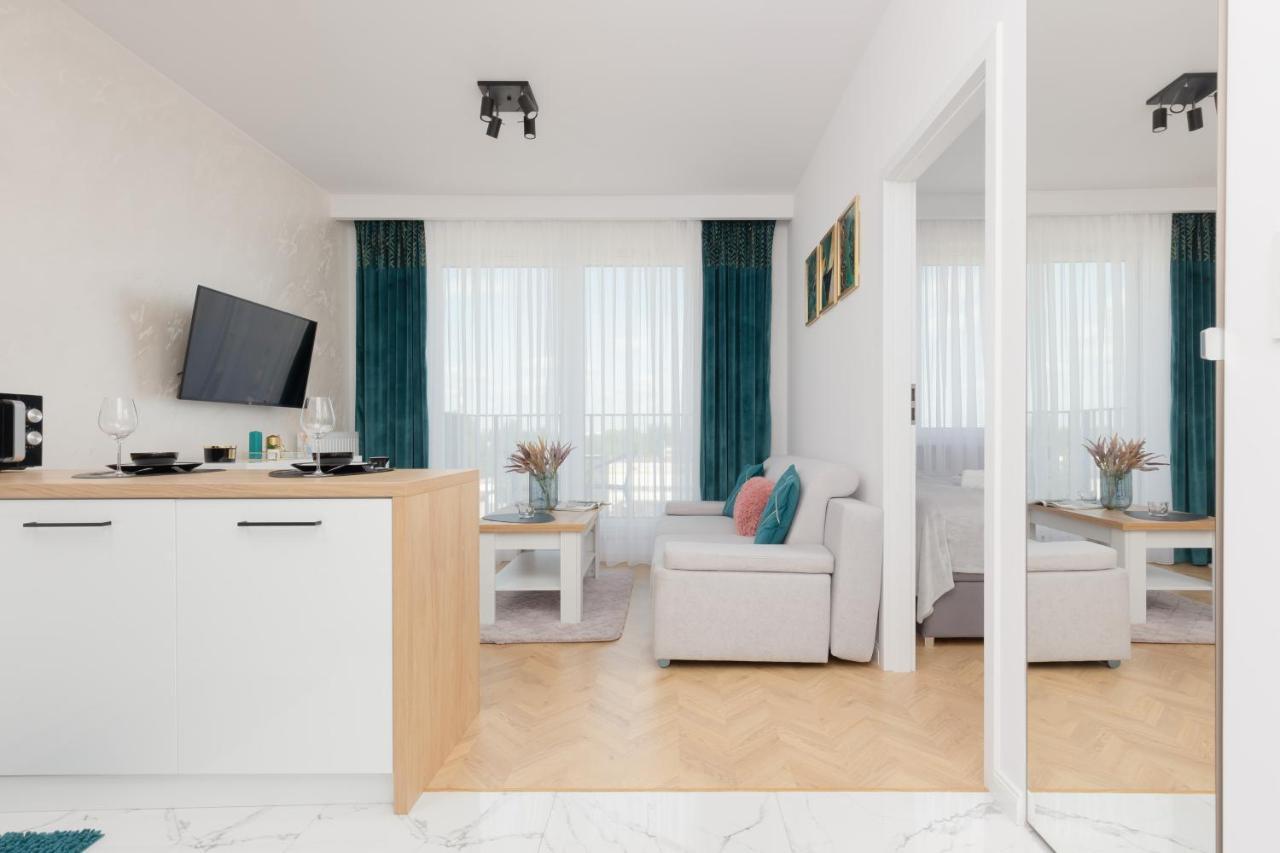 Apartment Kotsisa With Parking By Renters *