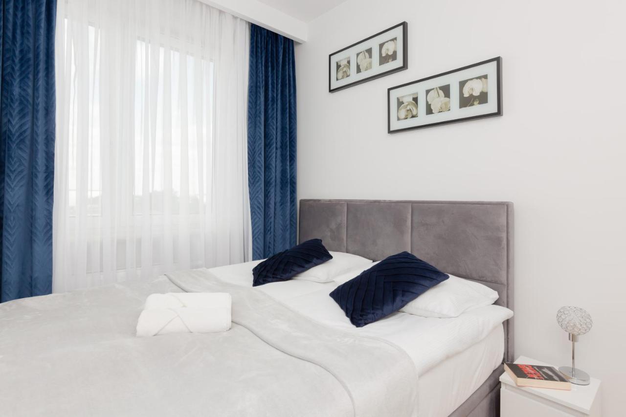 Apartment Kotsisa With Parking By Renters