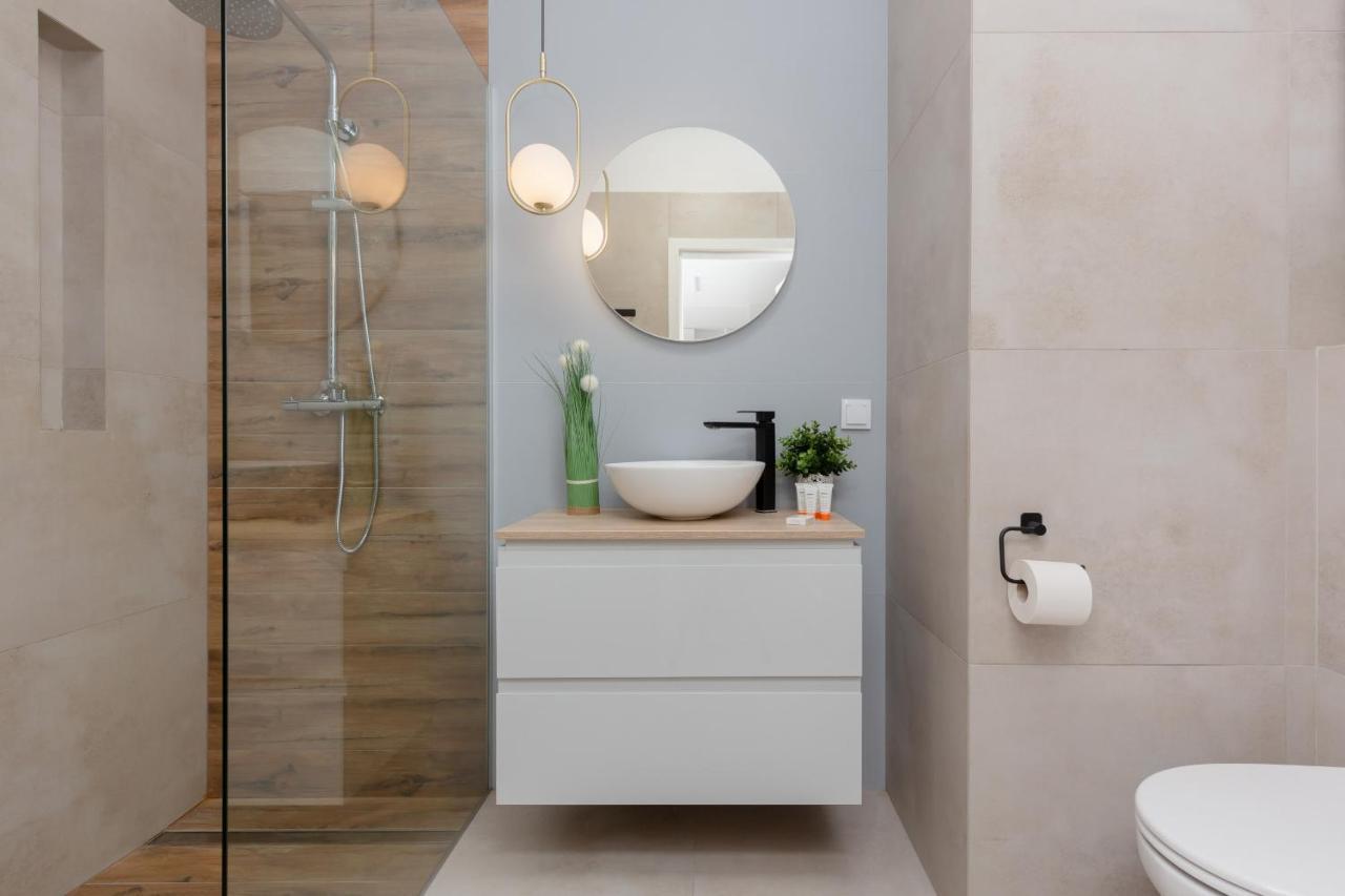 Apartamento Modern With Balcony Mokotow Aignera By Renters Varsóvia