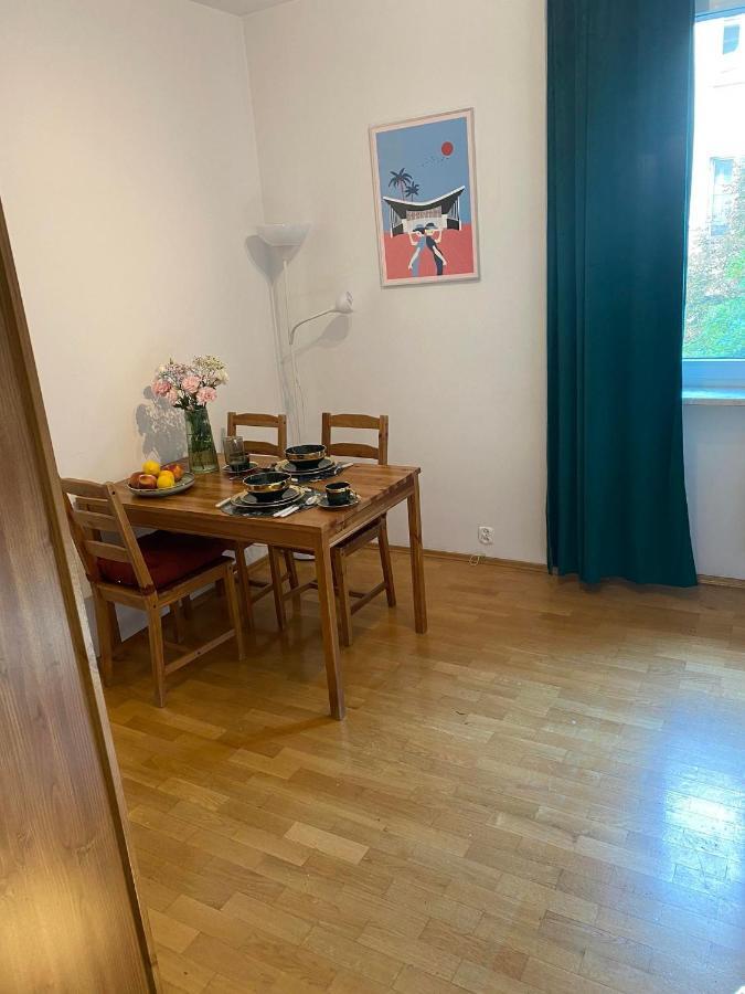 Apartament *