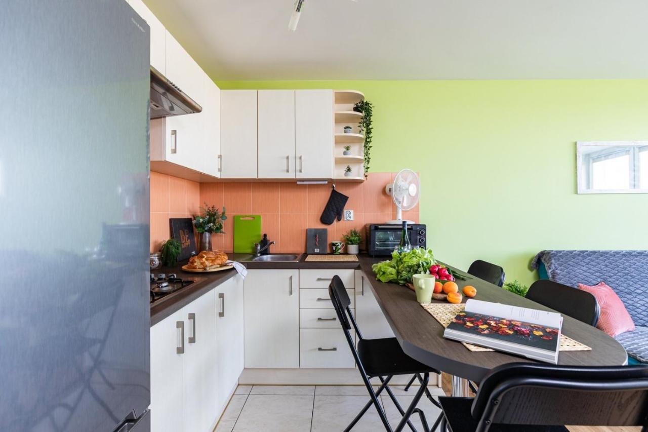 Apartament Superapart Saska 48a, Sleek 6th-floor With Balcony & Elevator Access Warszawa