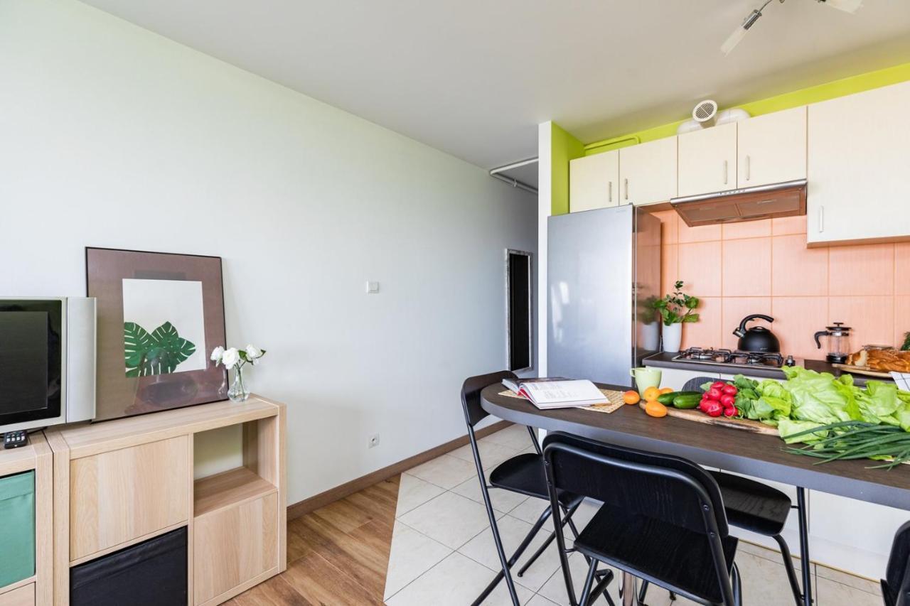 Apartament Superapart Saska 48a, Sleek 6th-floor With Balcony & Elevator Access