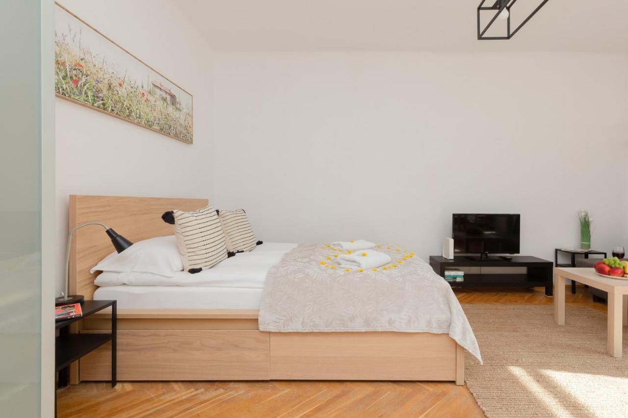 Cozy Studio In The Heart Of Warsaw, Elektoralna By Renters