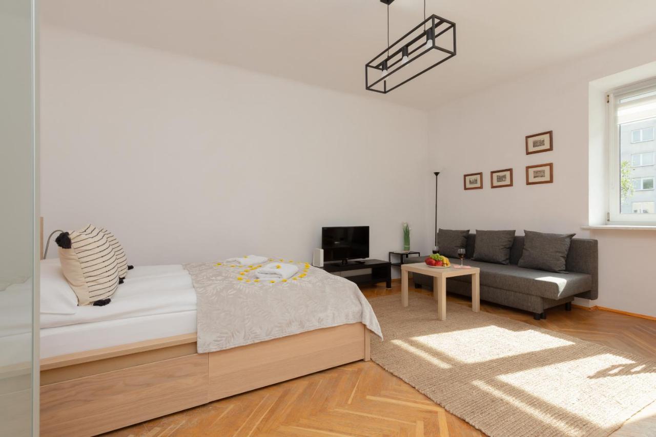 Cozy Studio In The Heart Of Warsaw, Elektoralna By Renters Căn hộ Warsaw