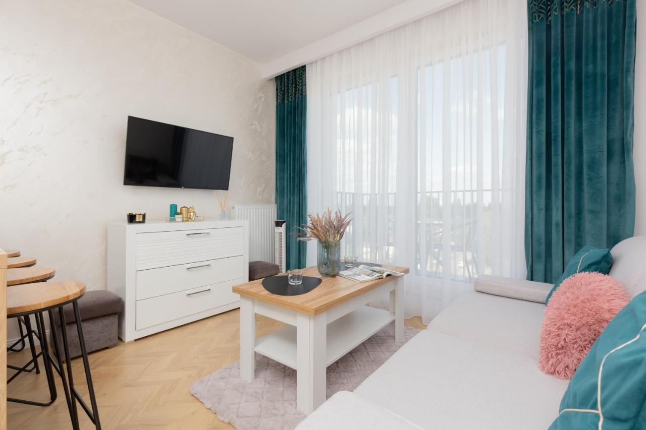 Kotsisa With Parking By Renters