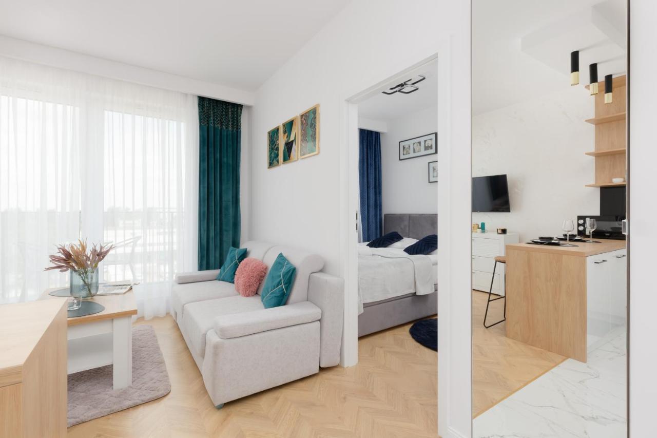 Kotsisa With Parking By Renters Apartment *
