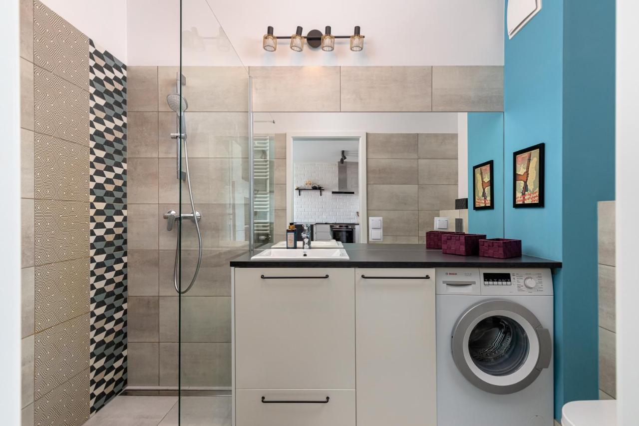 Owsiana 9 - Modern Designed With Balcony By Renters Apartment *