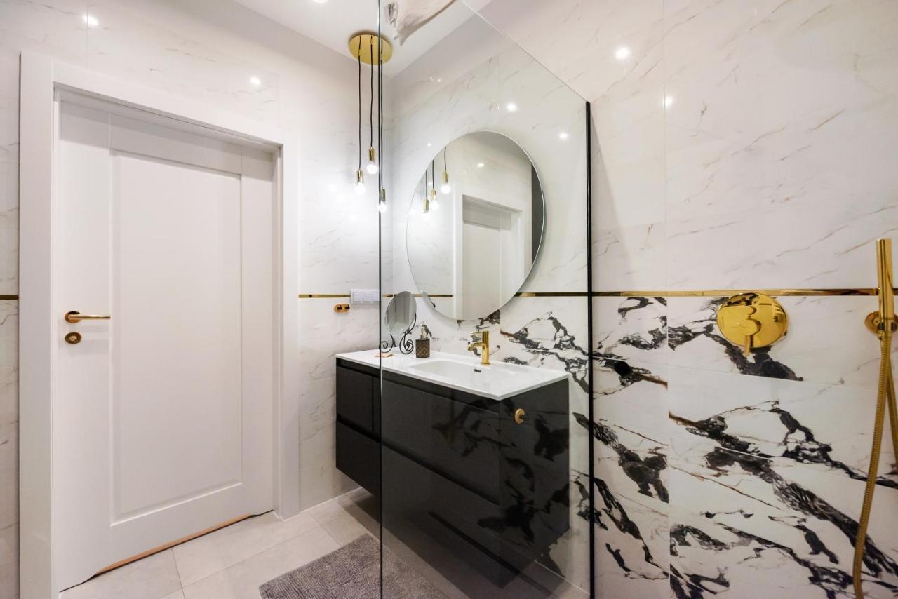 Wola Marble