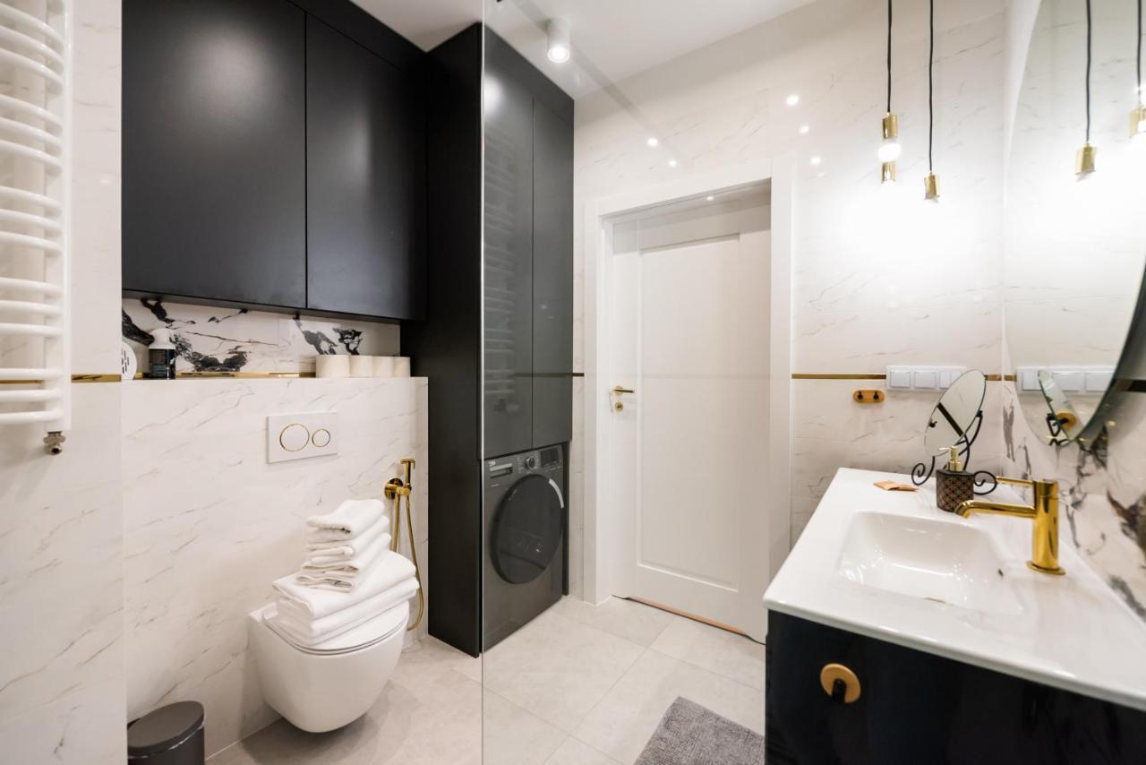 Apartment Wola Marble Warsaw