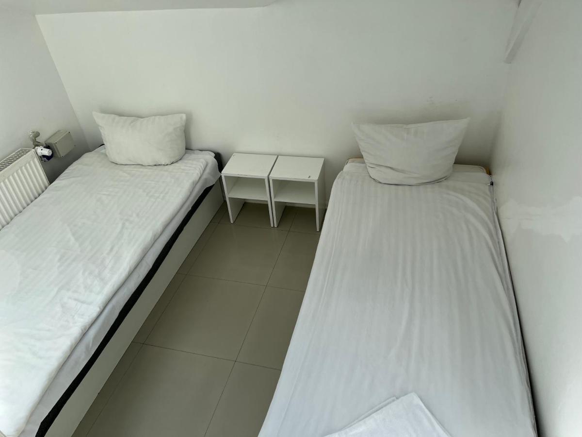 Hoza And Albergue *