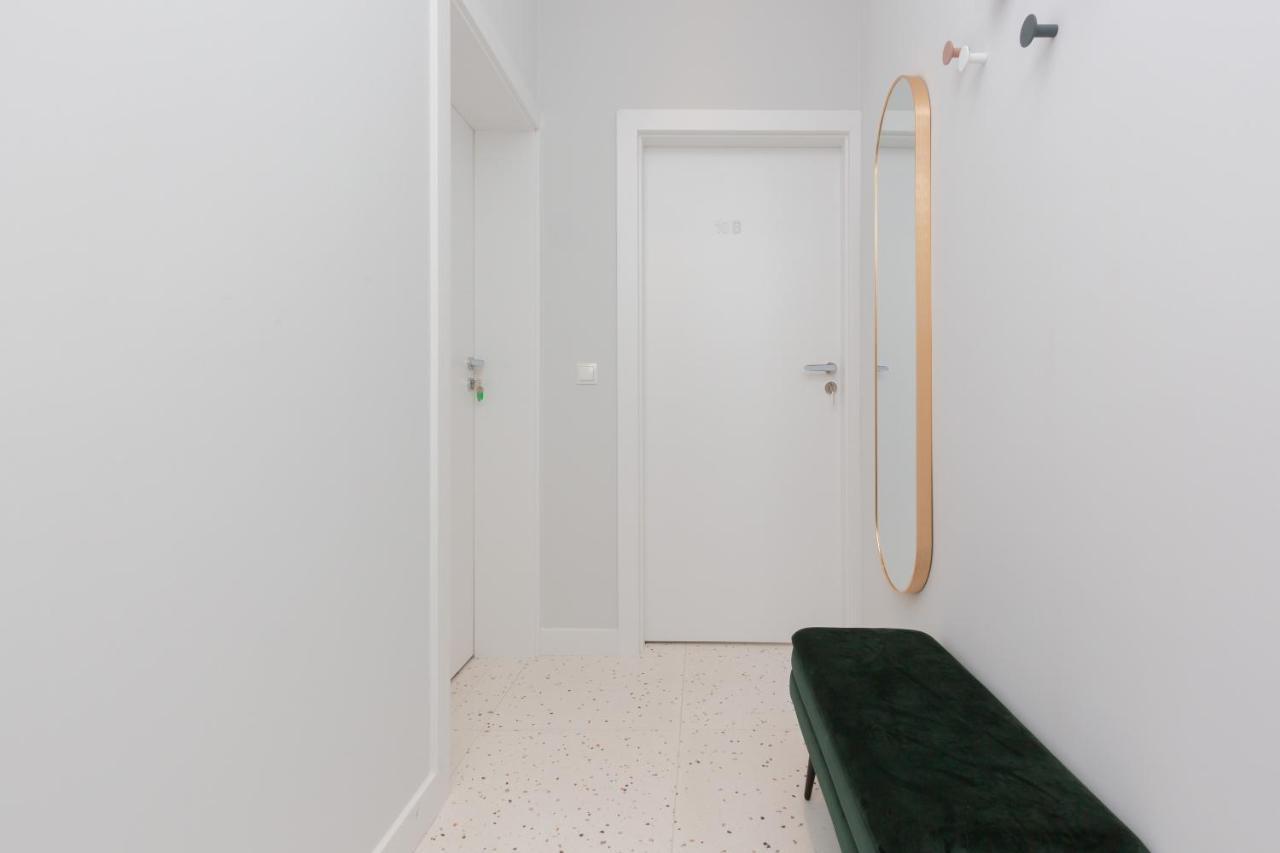 Karolkowa By Renters Apartment