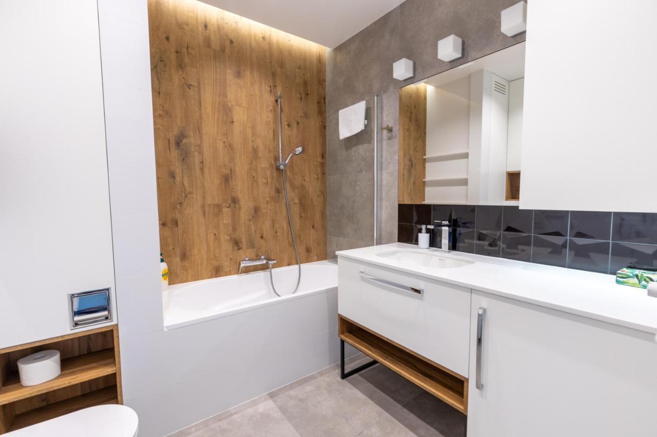 Royal Family Metro Mlociny Apartamento *