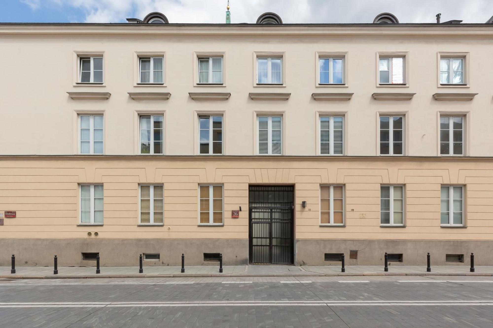 Miodowa Krasinski Garden By Renters Apartment
