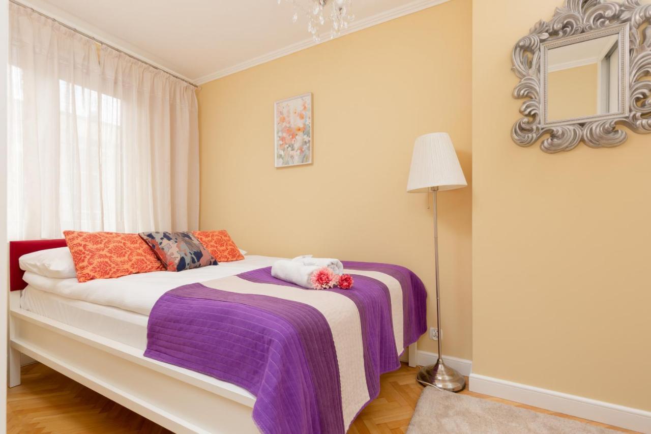 Miodowa Krasinski Garden By Renters *