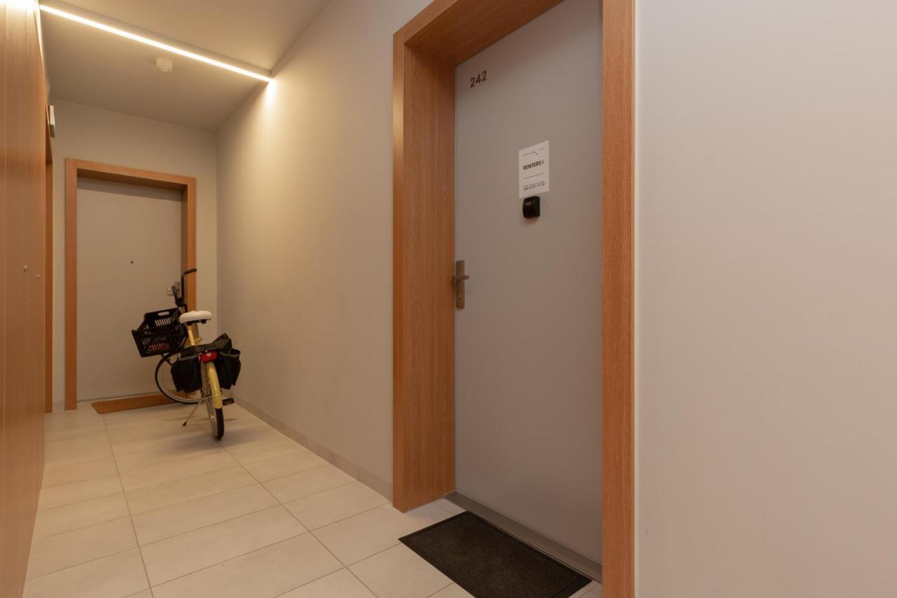 Modern With Balcony Mokotow Aignera By Renters Apartamento *