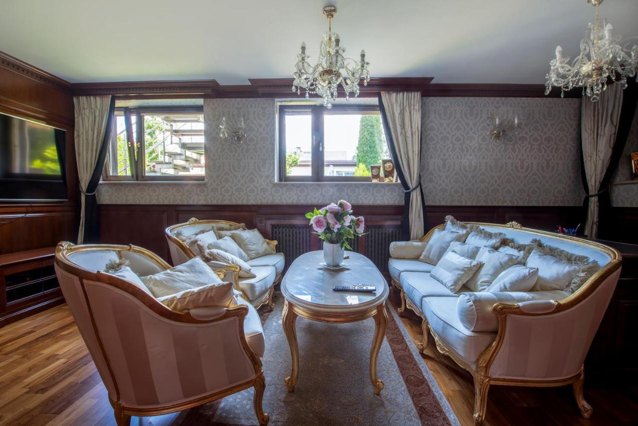Wilanow Guest house