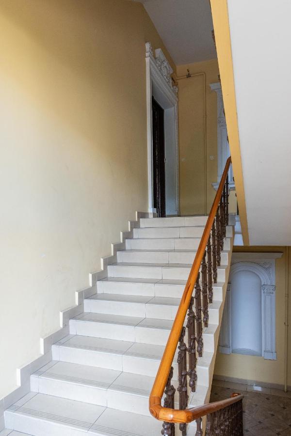 Apartment Wspolna 54a - Red - Good *