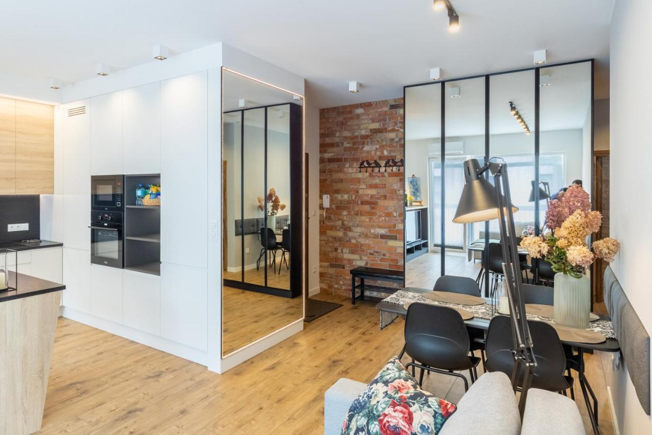 Apartment Vip Bielany Przy Metrze *