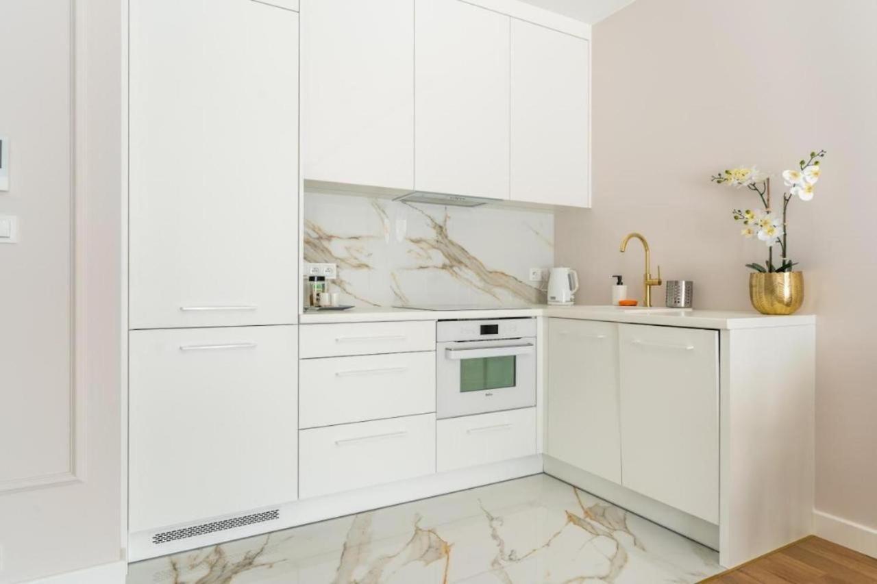 Apartment Apartament Mennica - Golden - Comfortable And Stylish