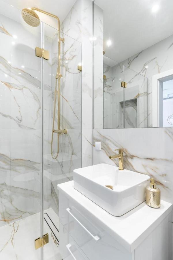 Apartament Mennica - Golden - Comfortable And Stylish Apartment Warsaw