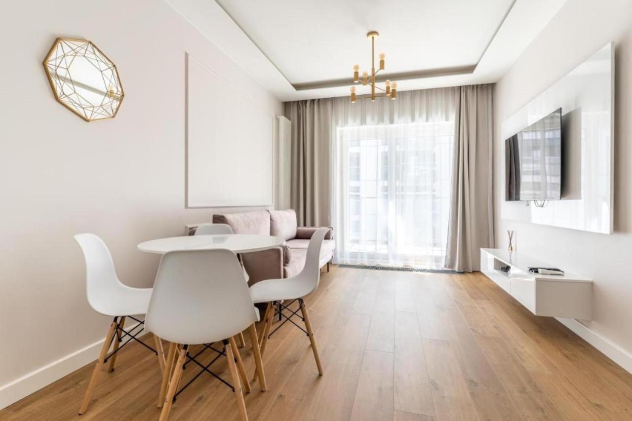 Apartment Apartament Mennica - Golden - Comfortable And Stylish