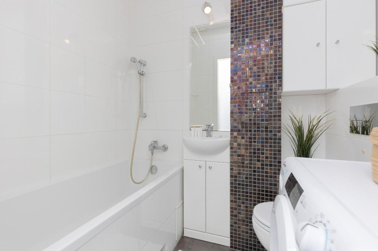 Metro Plac Wilsona Studio Zoliborz By Renters Warschau