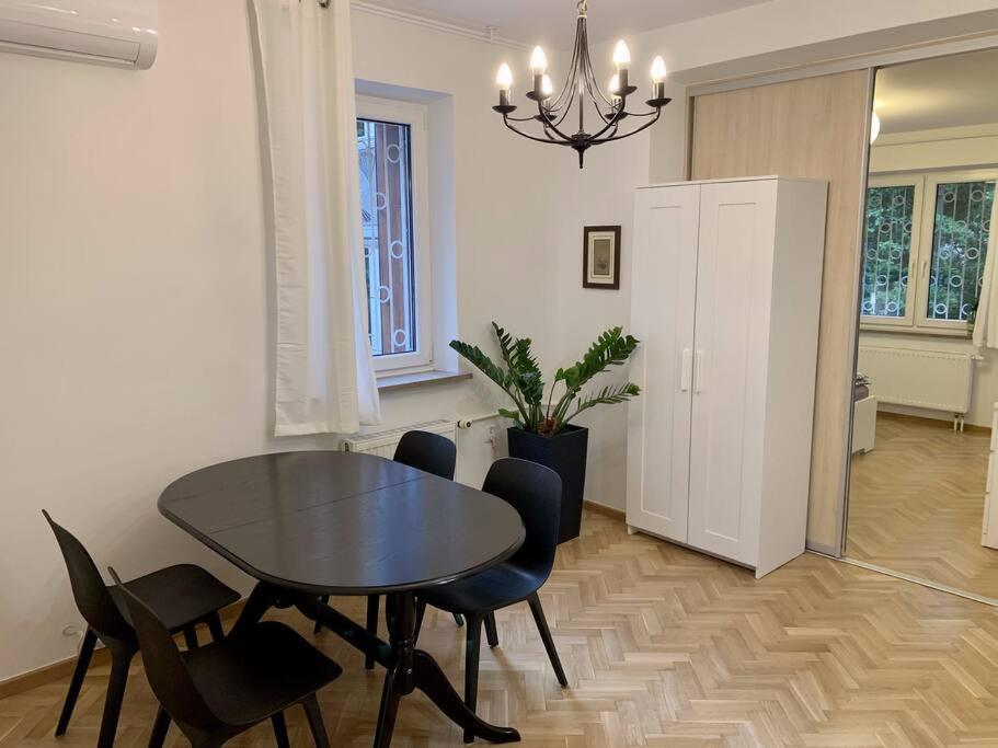 Mokotów Wernyhory Apartament *