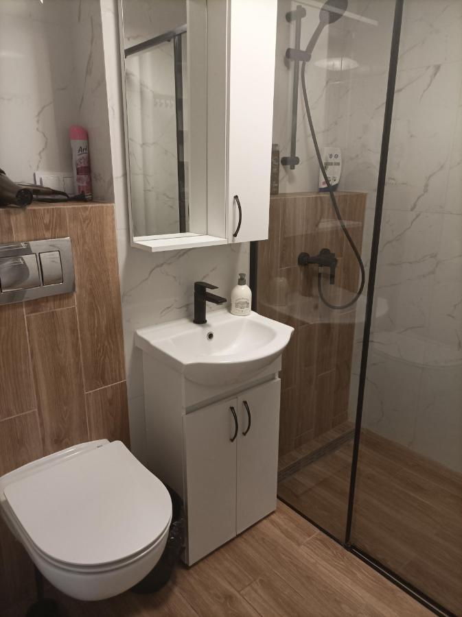 Center 3 Bedroom *