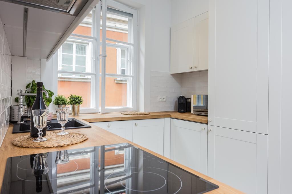 Baker Street Apartment *