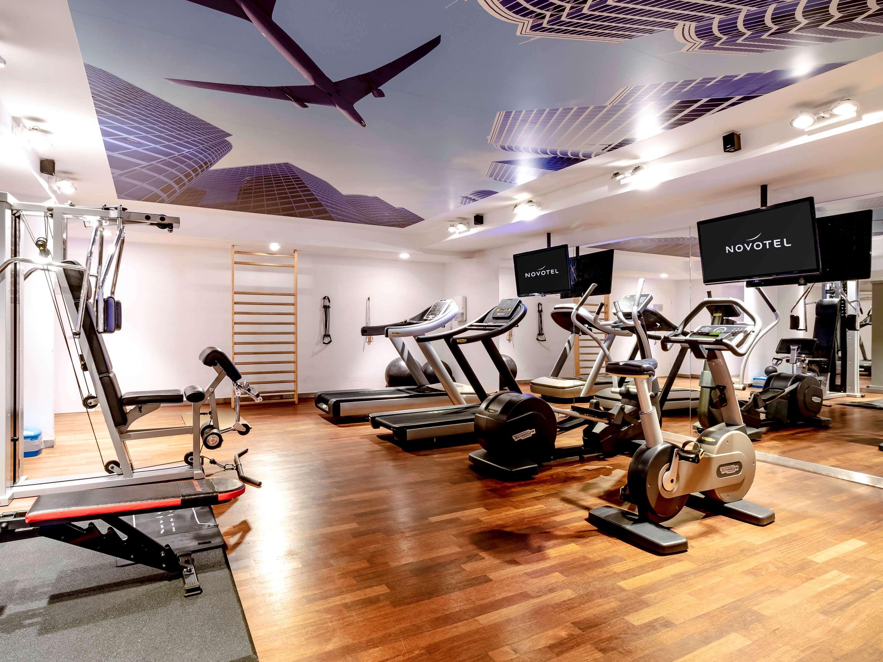 Novotel Airport Hotel 4*