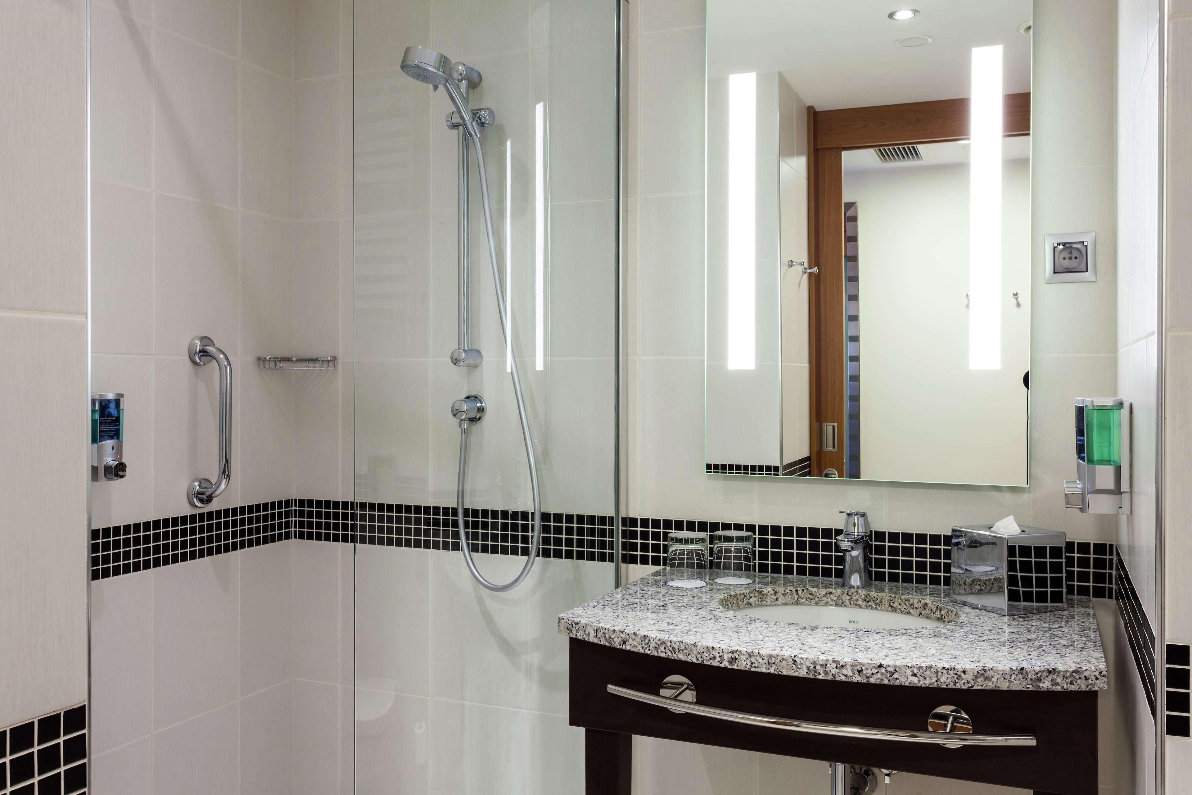Hampton By Hilton Airport 3*