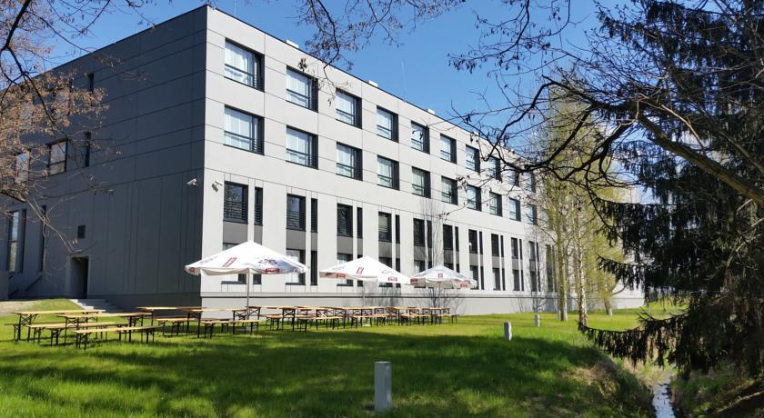 Plaza 4* Warsaw