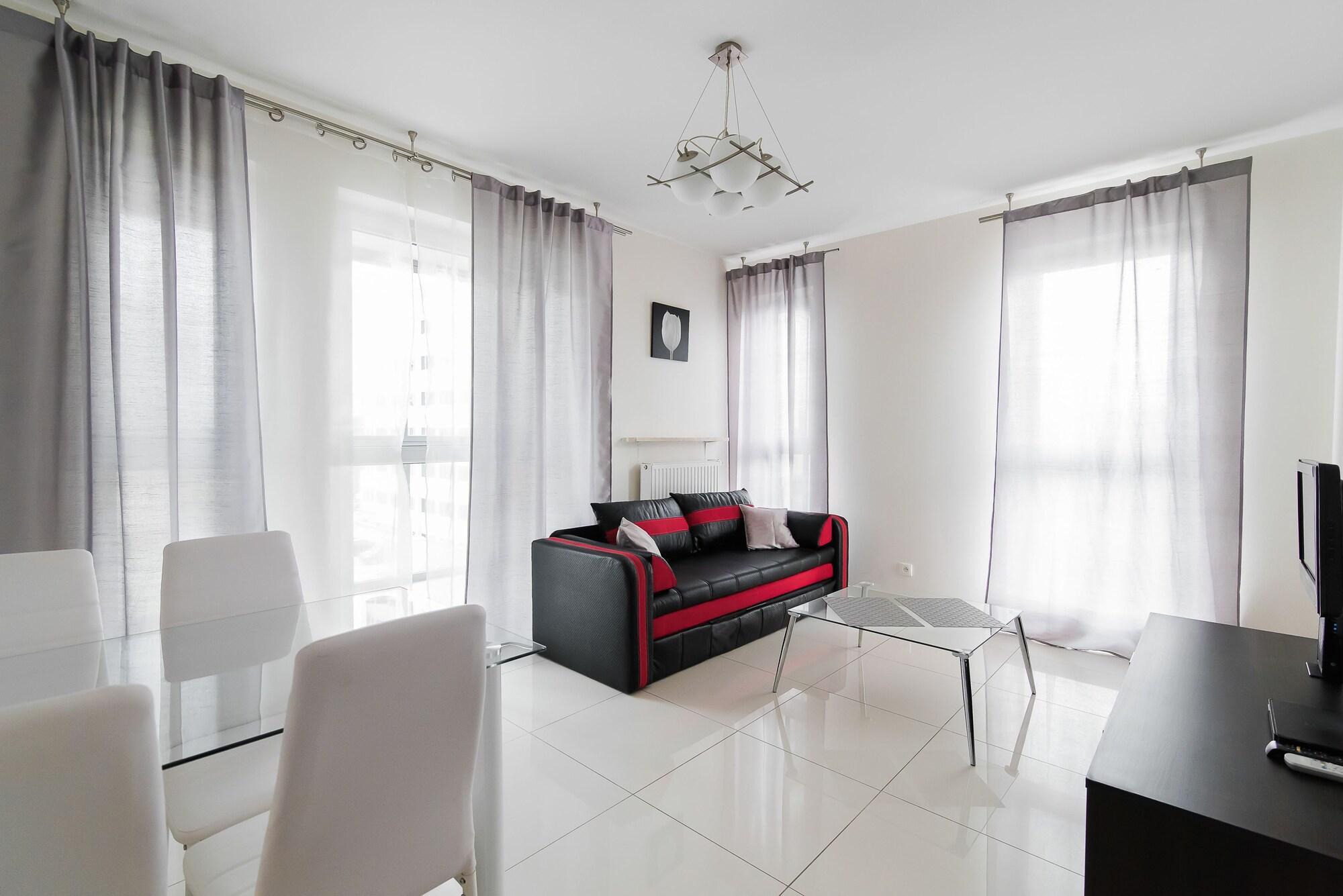 Senator Apartment *