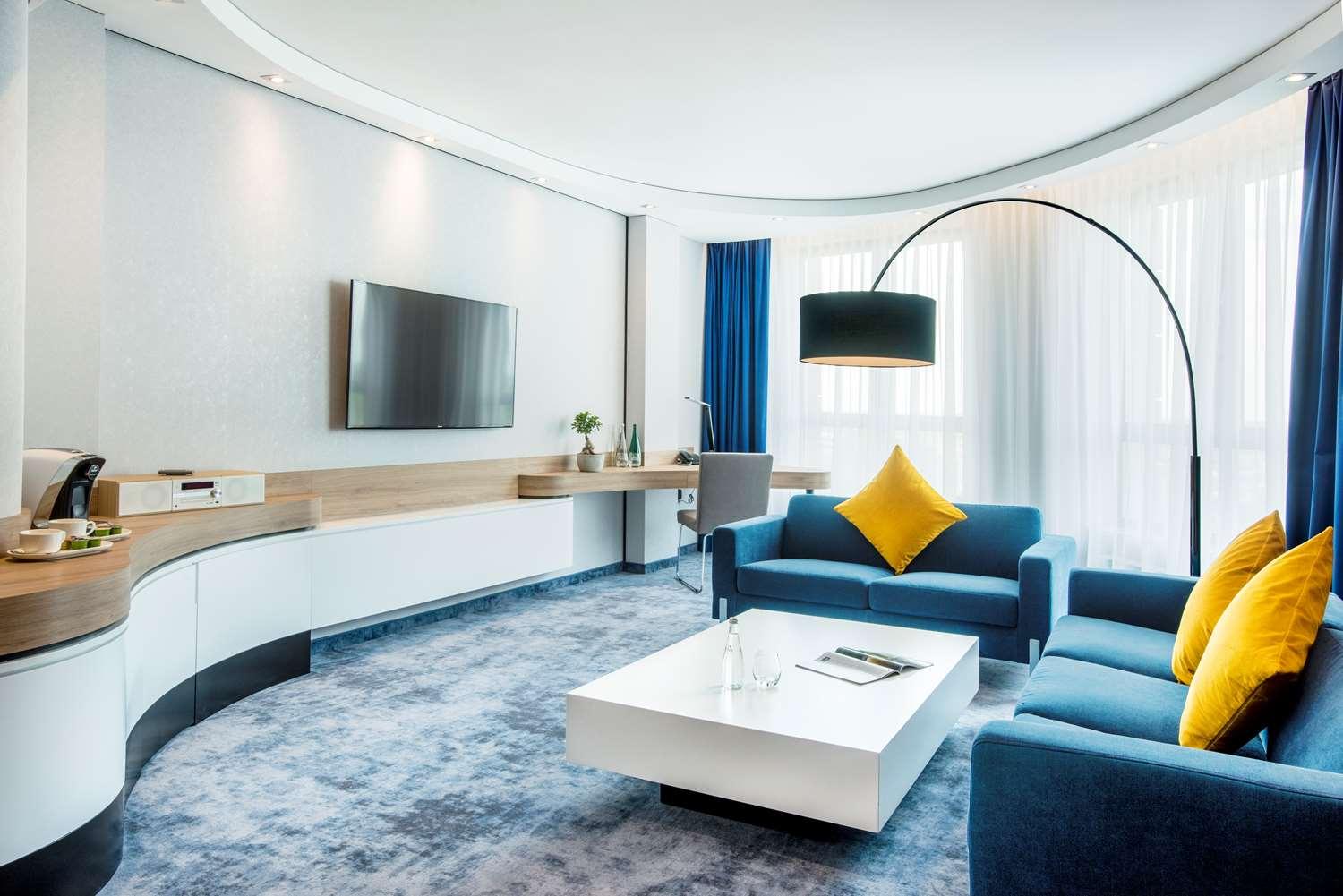 Golden Tulip Airport Hotel