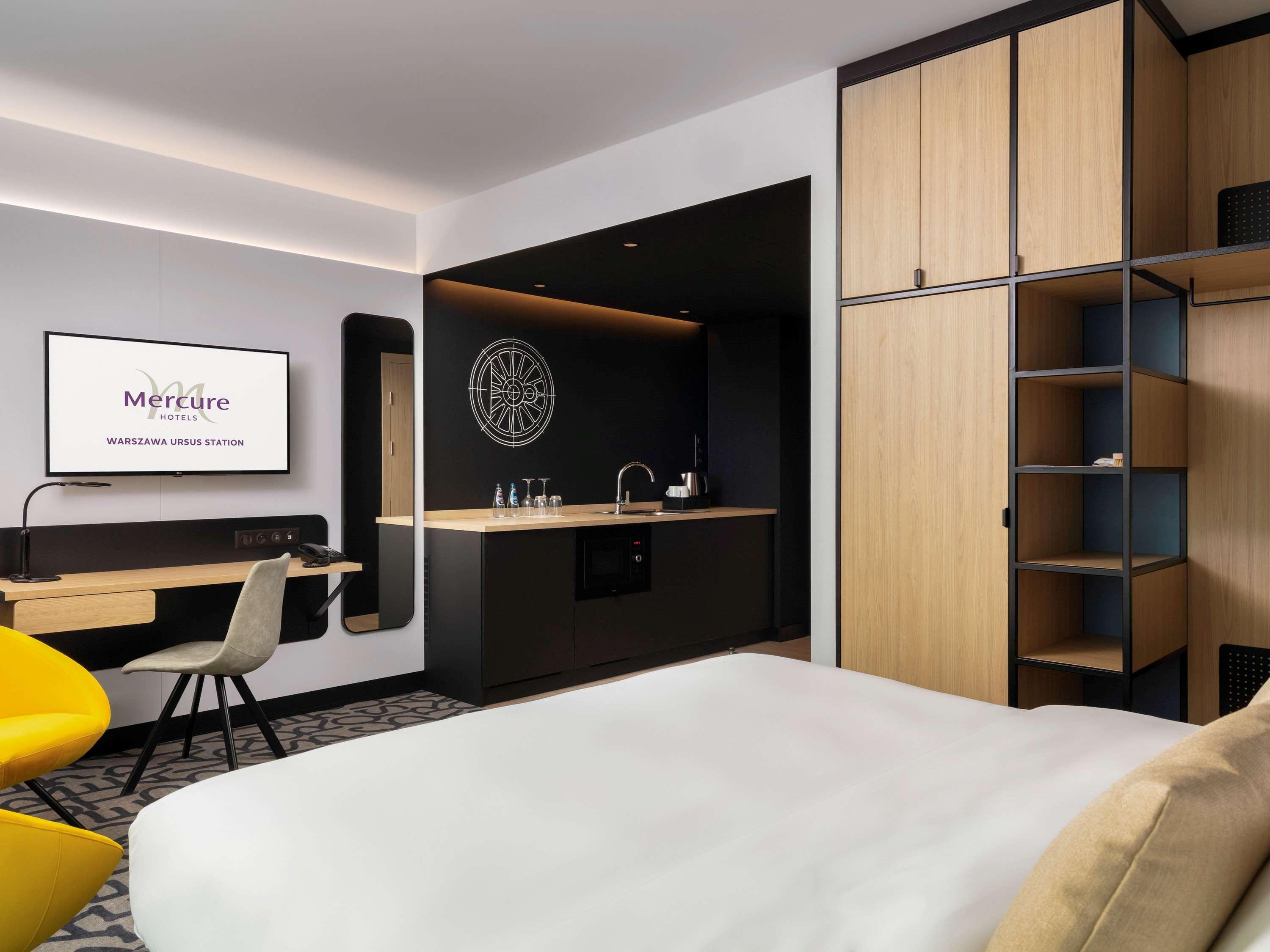 Mercure Ursus Station 4*