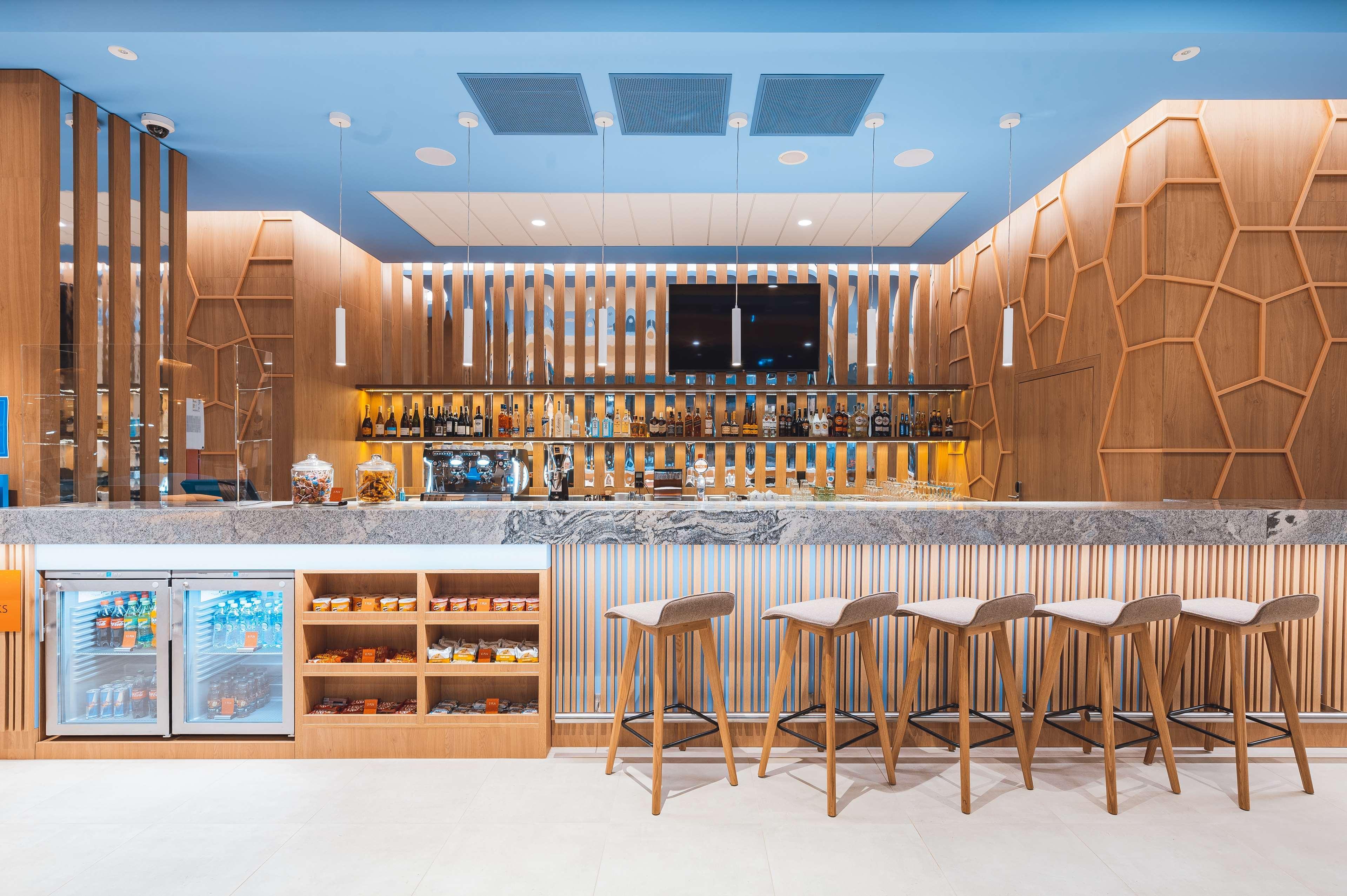 Hotel Hampton By Hilton Reduta 3*