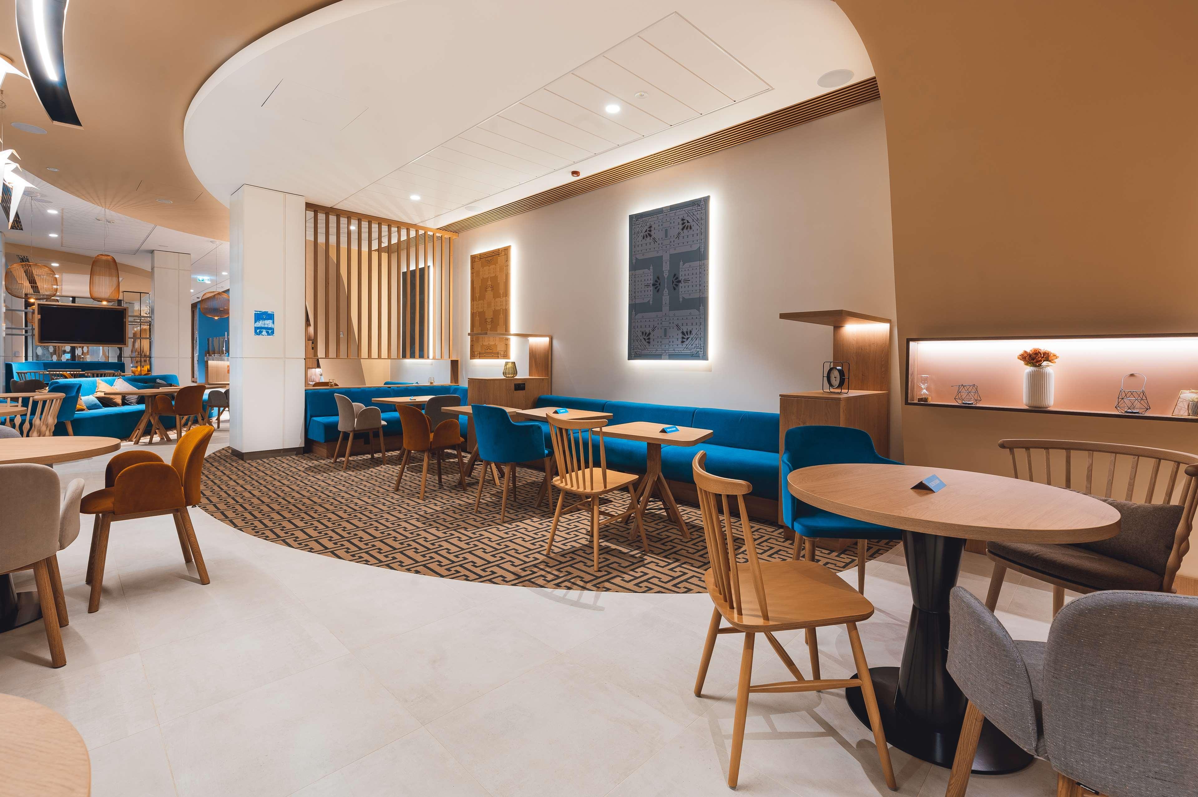 Hotel Hampton By Hilton Reduta