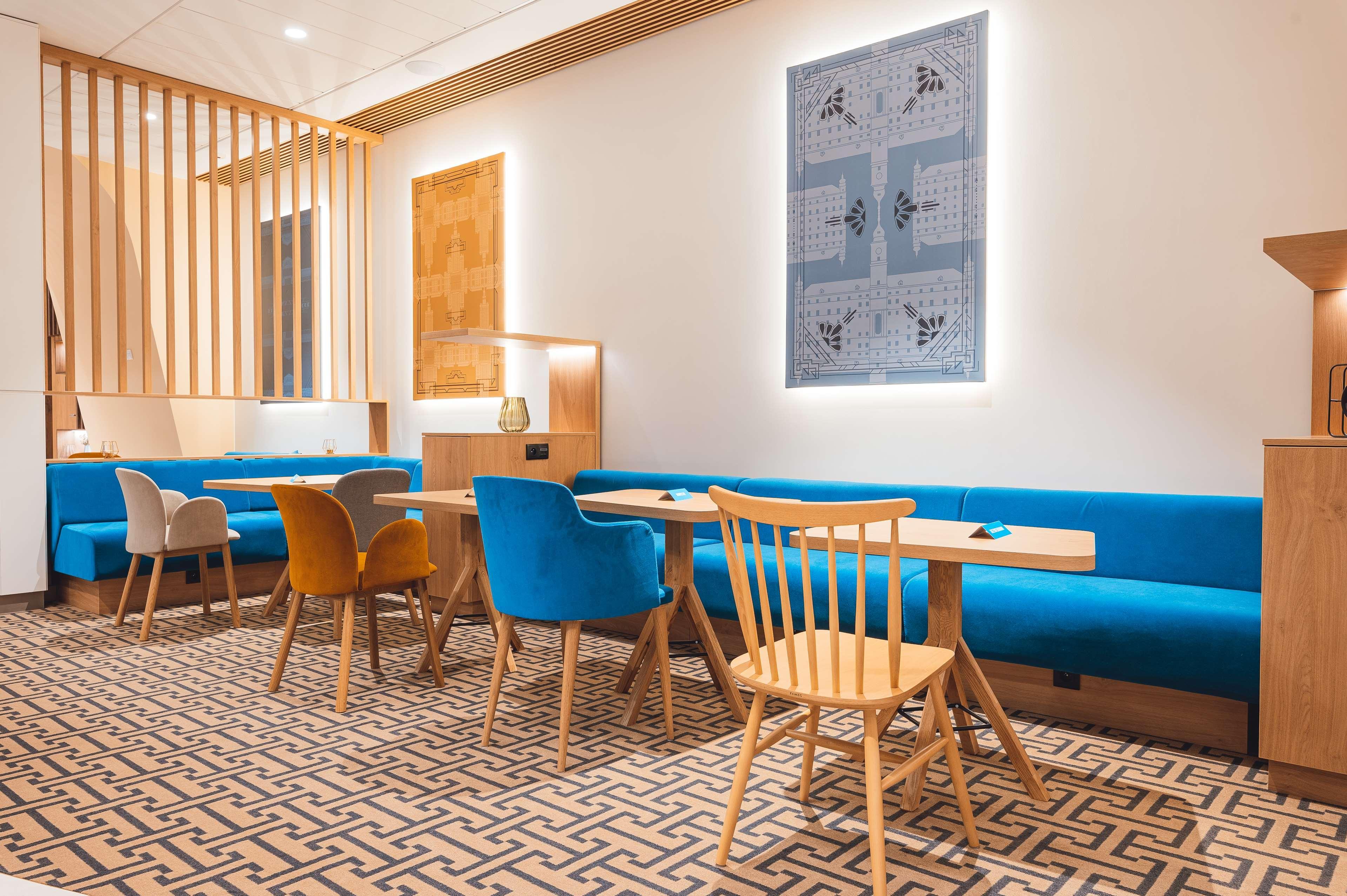 Hotel Hampton By Hilton Reduta 3*