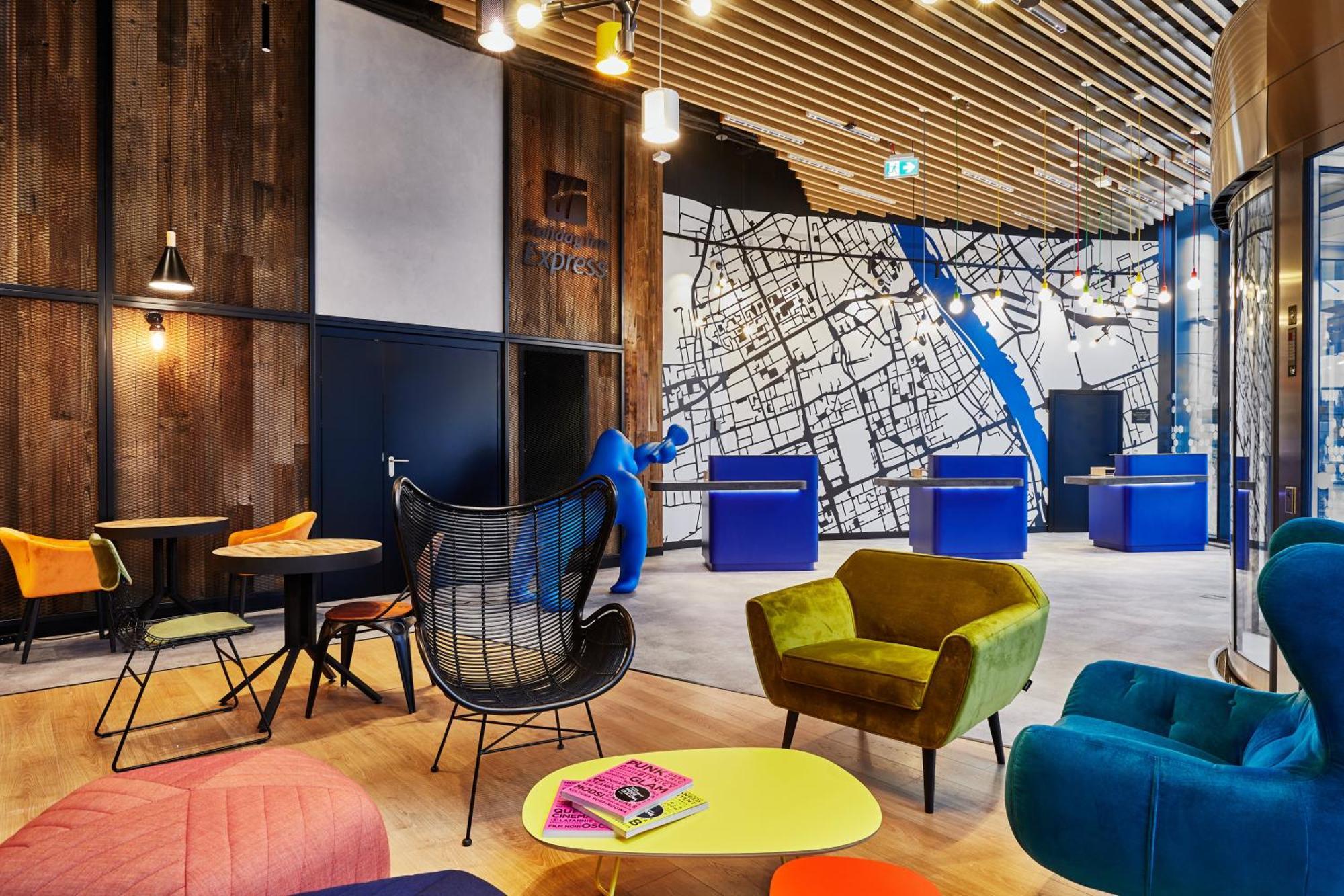 Express - - The Hub By Ihg Khách sạn 3*