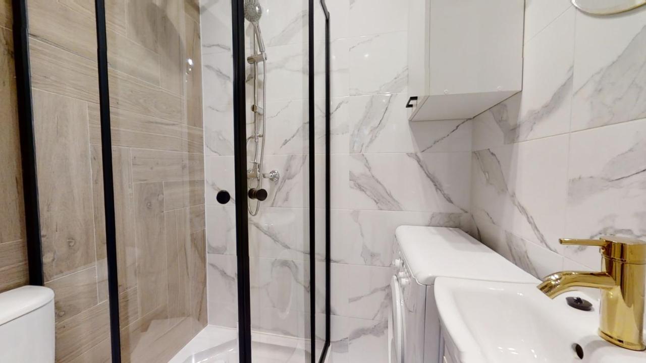 Apartment Grabowska 8 By Homeprime *